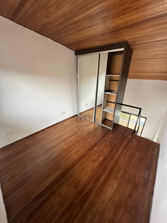 DEPARTAMENTO CON BALCON Y  COCHERA 