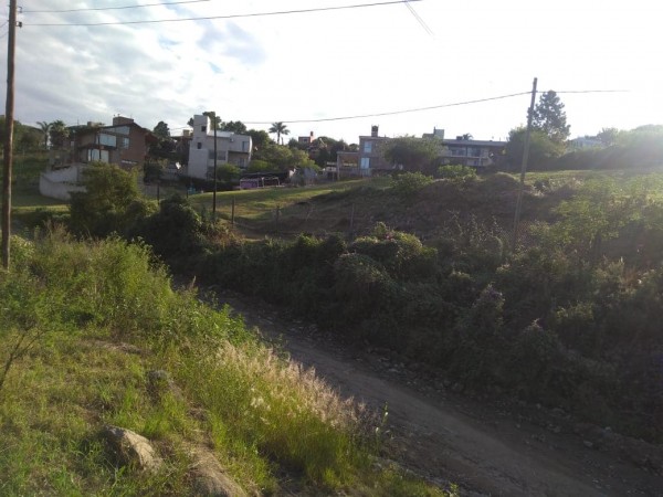 LOTE EN EL CORAZON DE VILLA DEL LAGO DE 700M  RECIBO AMAROK