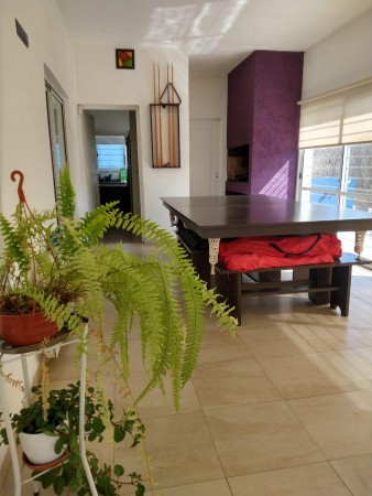 CASA 5 DOR 3 BAÑOS COCHERA DOBLE  PILE GYM GAS NAT.