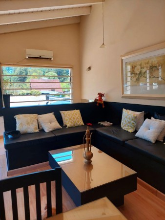 CASA DE CATEGORIA COSTA AZUL