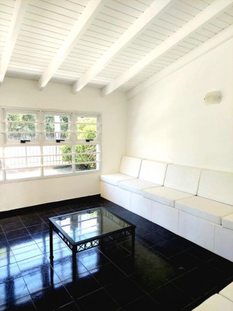 CASA DE CATEGORIA COSTA AZUL