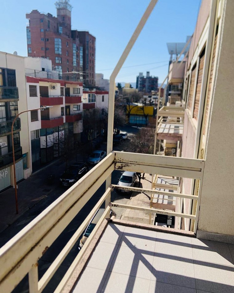 DEPARTAMENTO CON BALCON A LA CALLE DE  DOS DOR Y COCHERA 