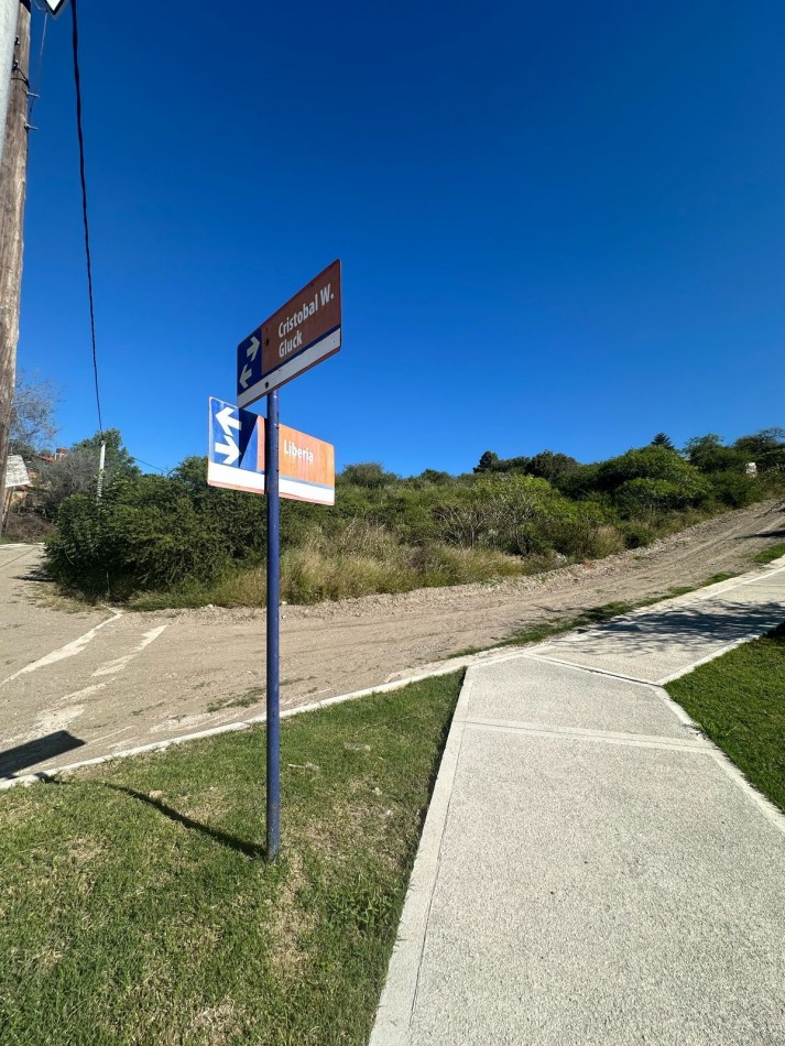 LOTE EN EL CORAZON DE VILLA DEL LAGO DE 700M  RECIBO AMAROK