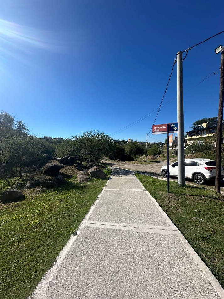 LOTE EN EL CORAZON DE VILLA DEL LAGO DE 700M  RECIBO AMAROK