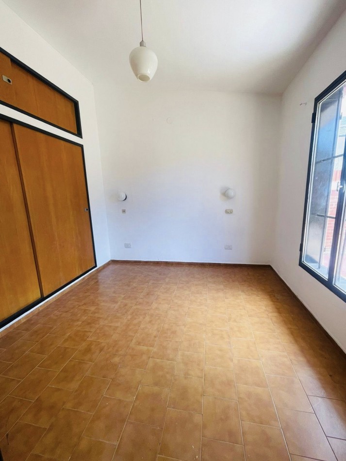 CASA DE 3 DOR 2 BAÑOS PATIO COCHERA GAS NAT  ESCRITUTA
