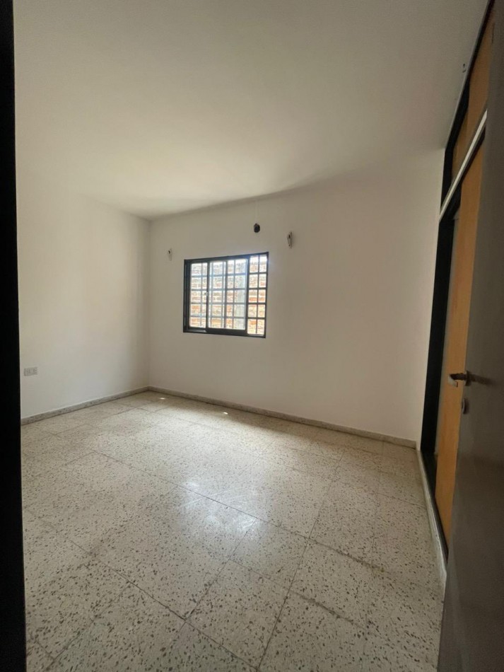 CASA DE 3 DOR 2 BAÑOS PATIO COCHERA GAS NAT  ESCRITUTA