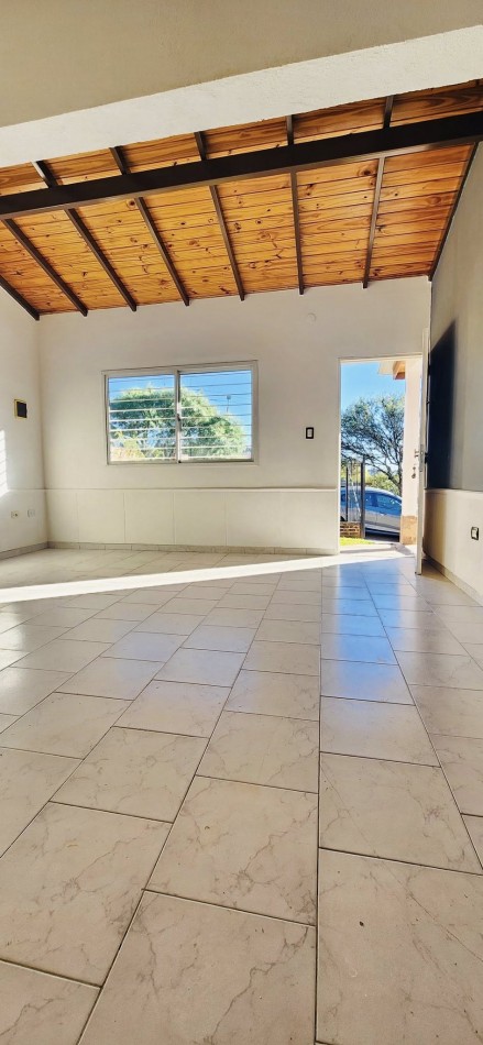 CASA NUEVA CON PATIO 