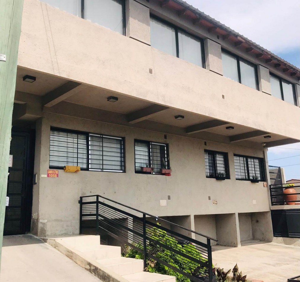 Departamneto con cochera y gas natural calle Jose Ingenieros