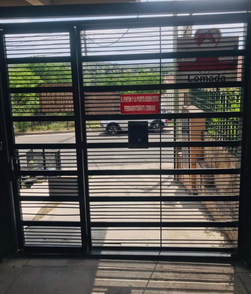 Departamneto con cochera y gas natural calle Jose Ingenieros