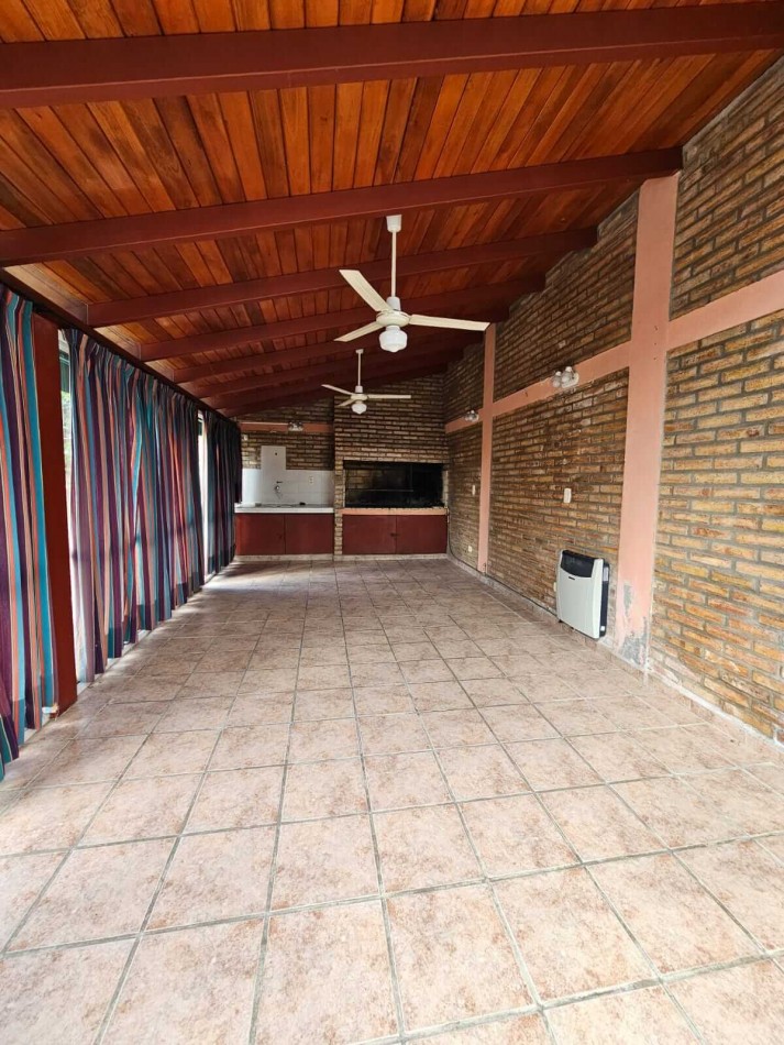 Casa en VENTA a 5 cuadras del centro - villa carlos paz 3 dormitorios + oficina/consultorio indep