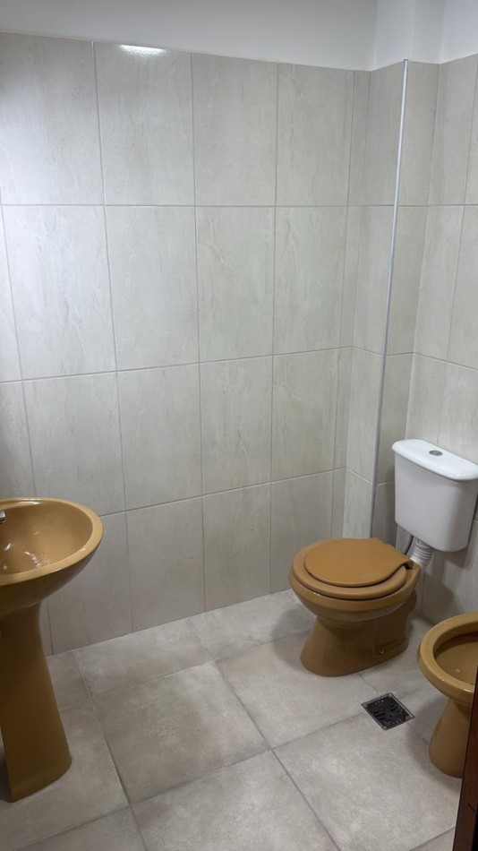 DEPARTAMENTO CON BALCON A LA CALLE 